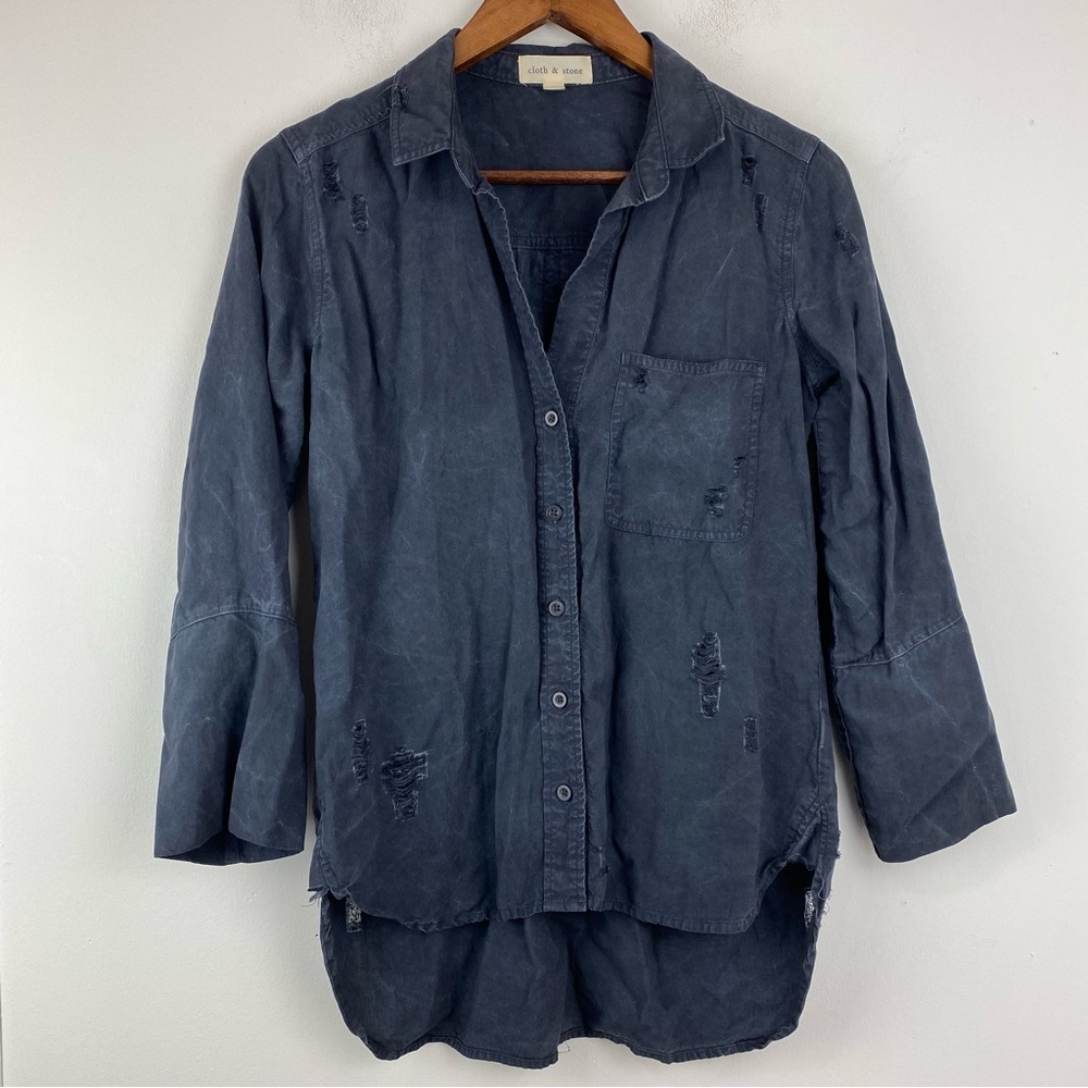 Cloth & Stone size XS Women’s Gray Distressed 3/4 Sleeve Button Up Shirt